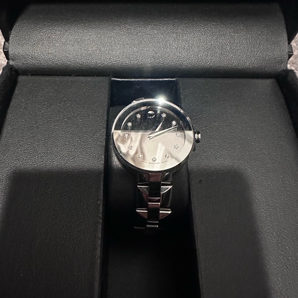 New Movado Women's Watch Sapphire 0606814 - Picture 5 of 7